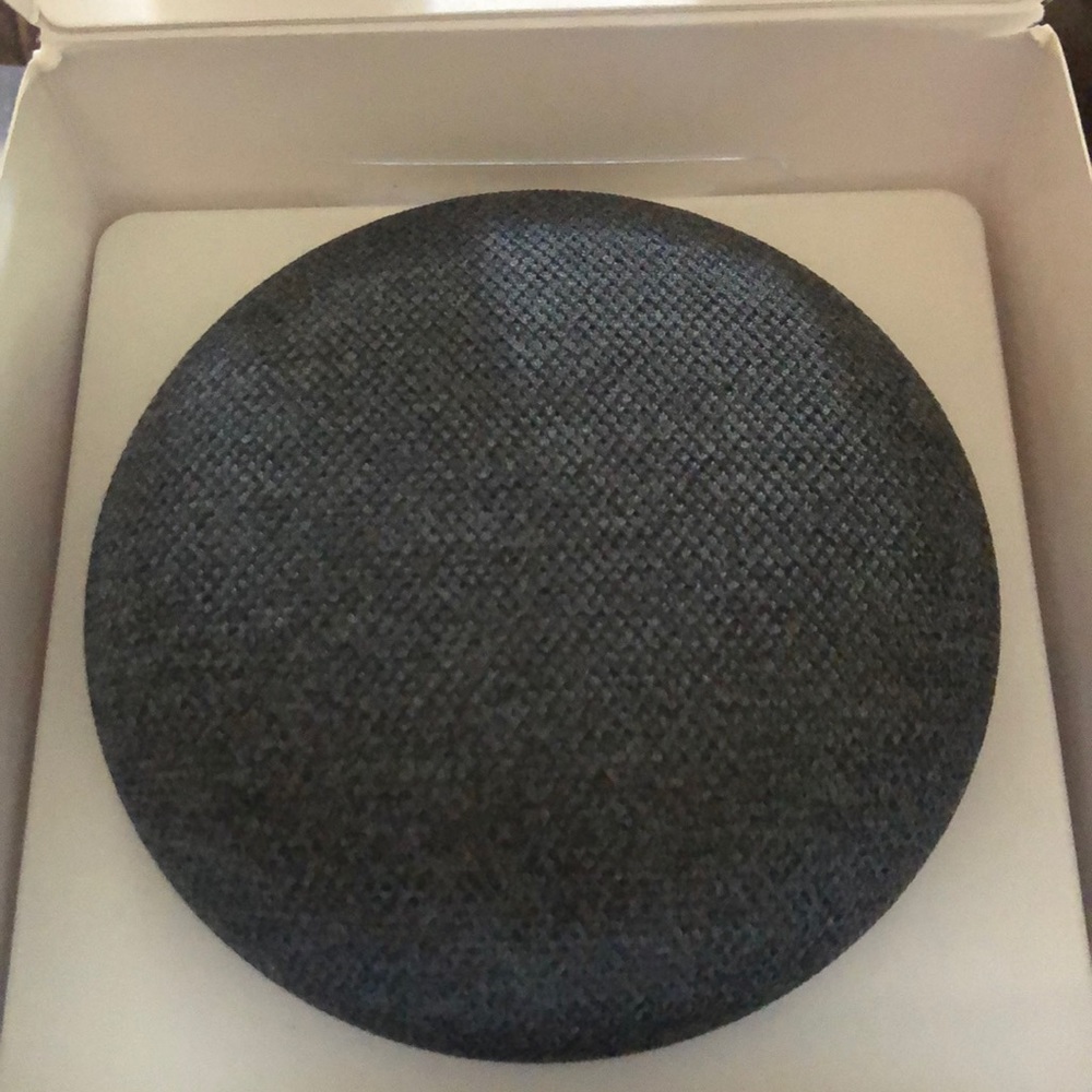 Google Home Mini - Picture 2 of 3